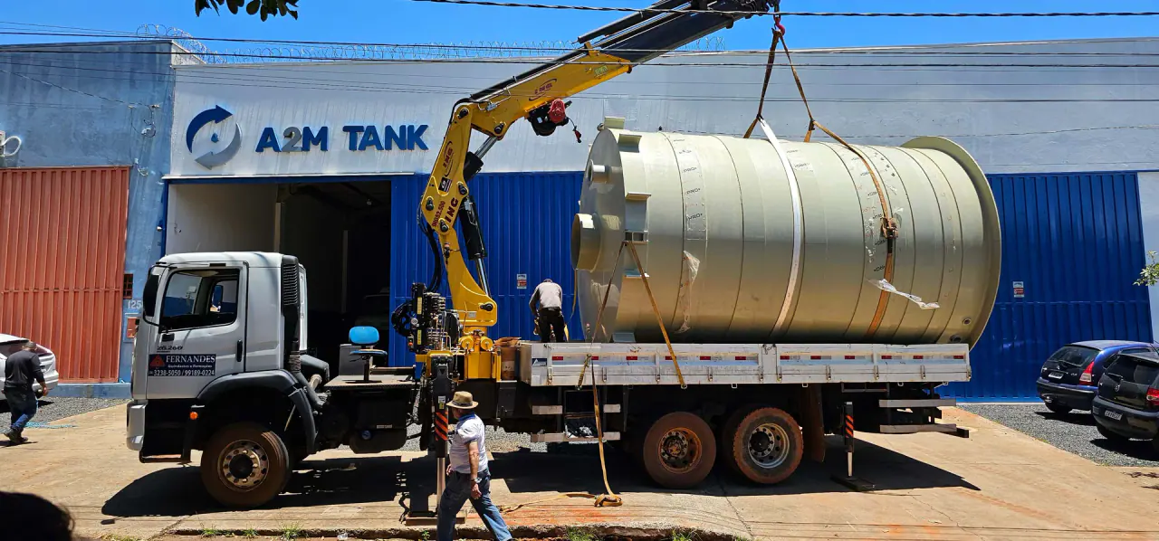 Equipamento deixando a fábrica A2M Tank
